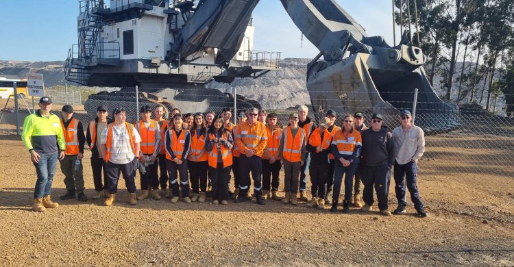 wa mining club get into mining camp